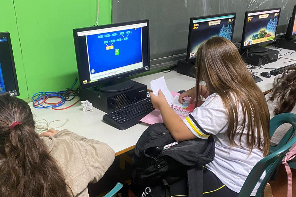 Colégio de Nova Esperança do Sudoeste é 1º lugar na olimpíada nacional de matemática Colégio de Nova Esperança do Sudoeste é 1º lugar na olimpíada nacional de matemática