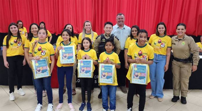 Proerd certifica 260 estudantes do 5º ano em Assaí