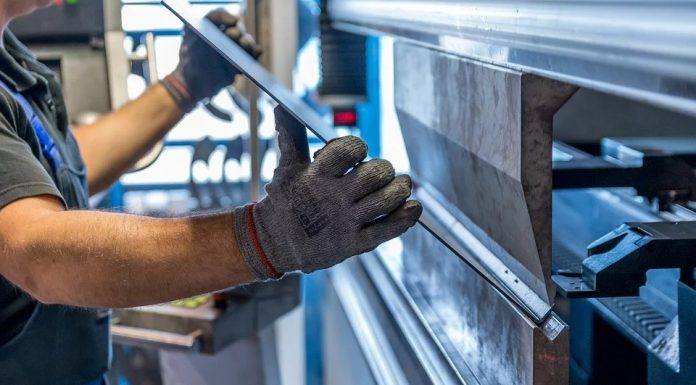 Produção industrial brasileira fecha 2019 com queda de 1,1%