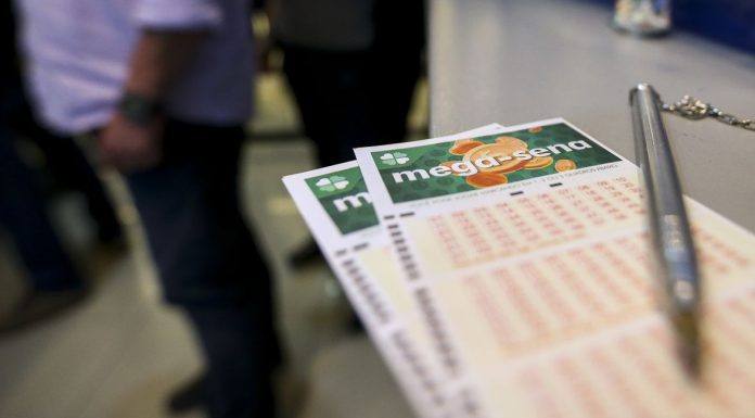 O prêmio da Mega-Sena acumula e pode pagar R$ 55 milhões no sábado