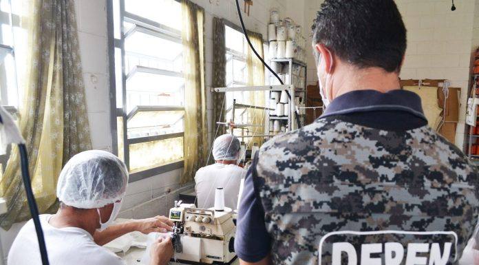 Presos de penitenciárias já produziram 69 mil máscaras em menos de um mês
