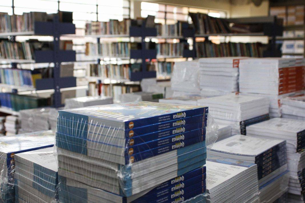Livros didáticos. Foto: Pedro Ribas/ANPr