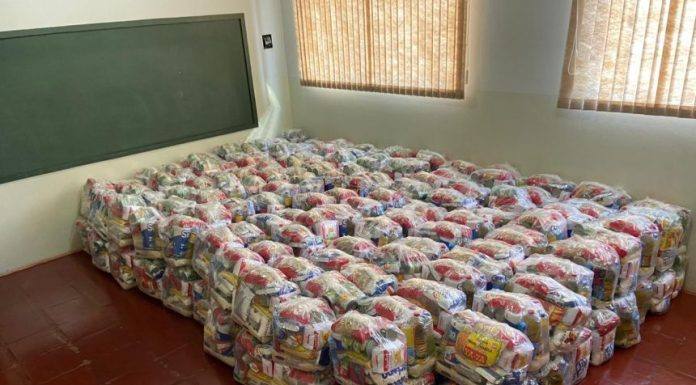Prefeitura de Ribeirão Claro recebe doações de cestas básicas