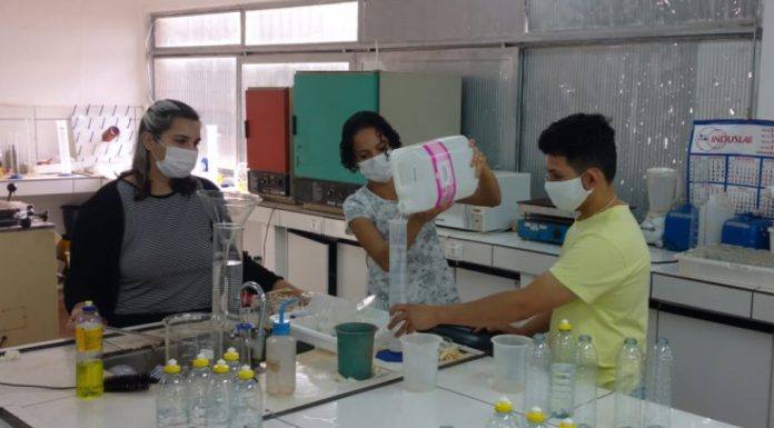 Programa PET/Biologia produz kits de prevenção ao coronavírus em Bandeirantes