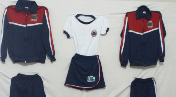 Uniformes da rede municipal de Ribeirão Claro estão prontos