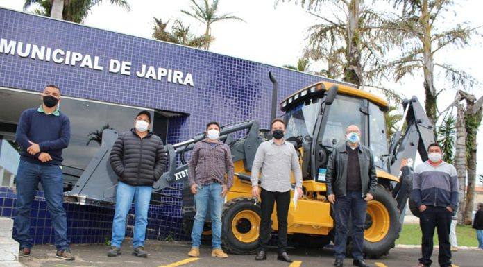 Município de Japira ganha uma nova Retroescavadeira