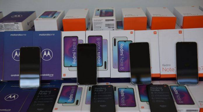 UENP recebe doação de 900 celulares da Receita Federal