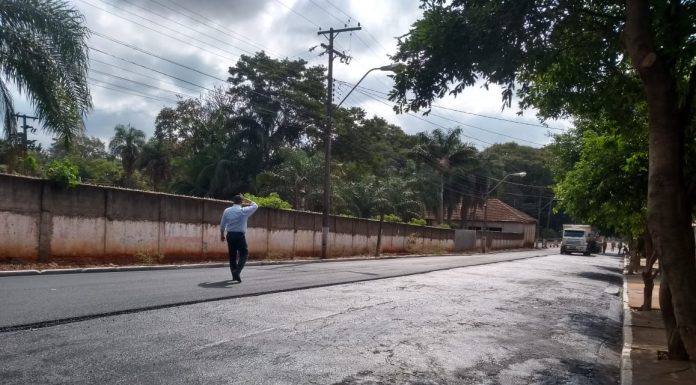 Prefeito Atuante: Sertaneja inicia recapeamento asfáltico nas ruas