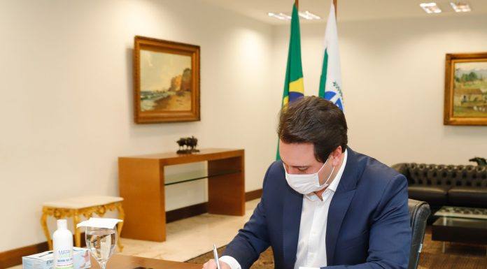 Governador já reservou R$ 100 milhões para compra de vacinas