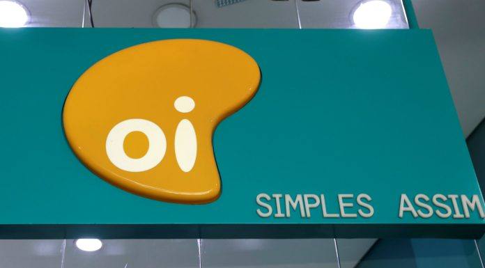 Operadoras oficializam proposta para compra da Oi