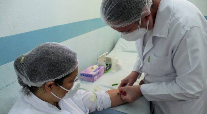 Servidores da Saúde em Tamarana passam por exames para detectar anticorpos