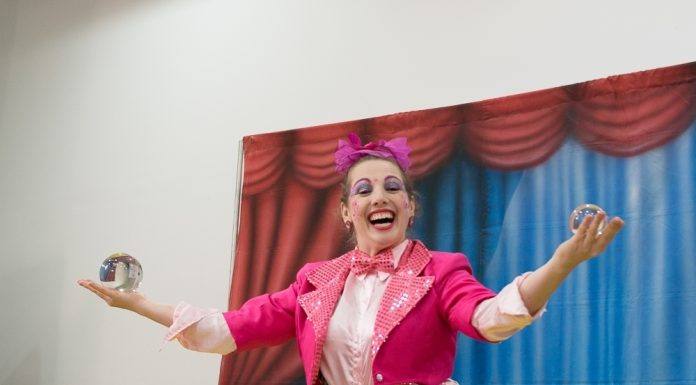 Pais e filhos poderão curtir apresentação circense virtual nesta segunda-feira (21)