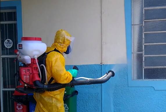 Prefeitura de Wenceslau Braz realiza ação de desinfecção de prédios