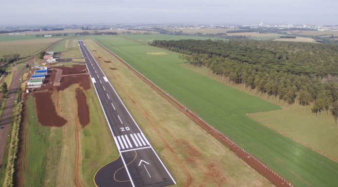 Prefeito solicita agilidade na liberação de licença ambiental para aeroporto