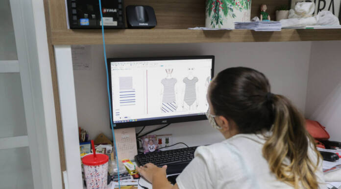 Com 4 milhões de domicílios conectados, 9 em cada 10 casas do Paraná têm acesso à internet