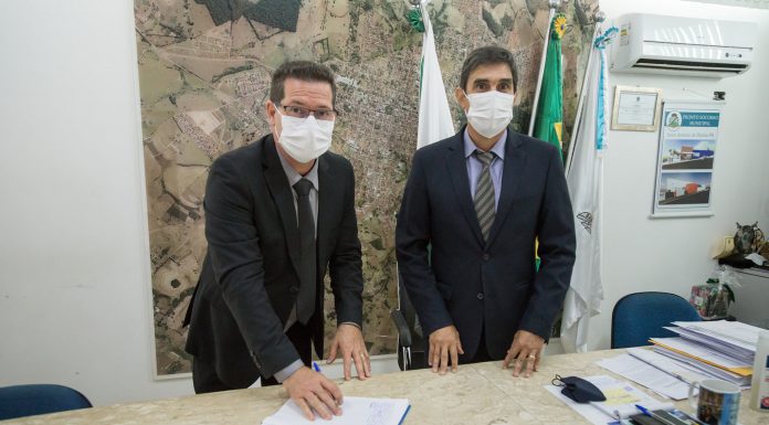 Zezão e Chico da Aramon tomam posse para o segundo mandato