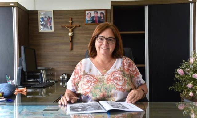 Prefeita de Jaguariaíva reduz número de secretarias e moderniza estrutura