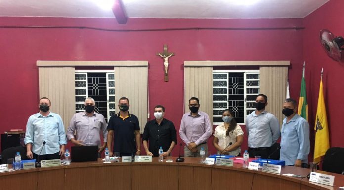 Prefeito Edimar Santos participa da primeira sessão da Câmara de Vereadores