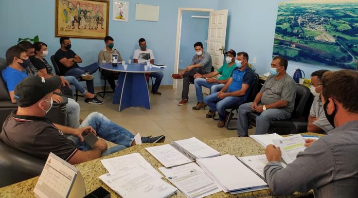 Prefeitura de Japira e Câmara discutem demandas municipais