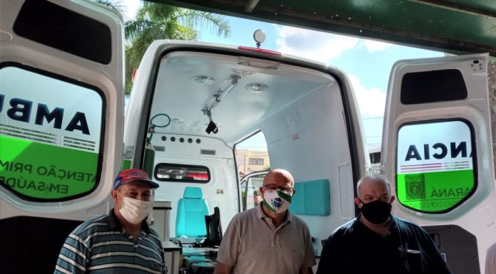 Deputado Romanelli entrega uma nova ambulância para Santana do Itararé