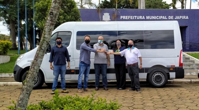 Deputado Romanelli realiza entrega de van adaptada para APAE de Japira