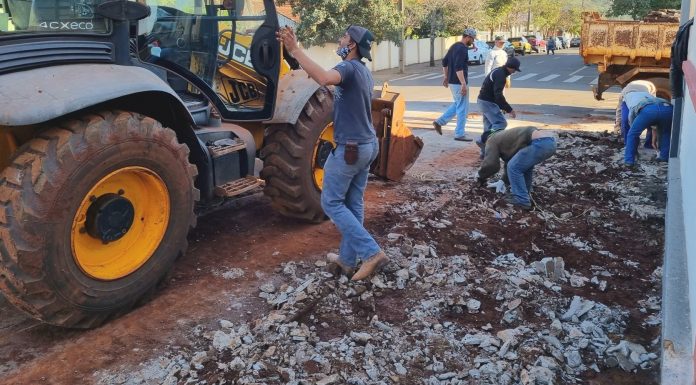 Vereadores de Assaí acompanham obras em andamento pelo município