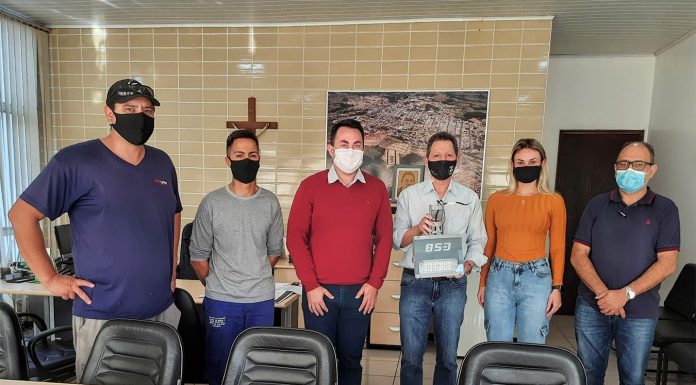 Prefeitura de Siqueira Campos começa a trocar toda a iluminação pública