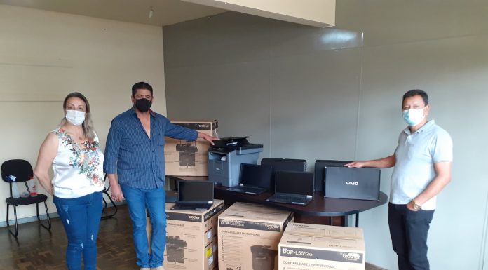Secretaria de Educação de Curiúva adquire equipamentos de informática