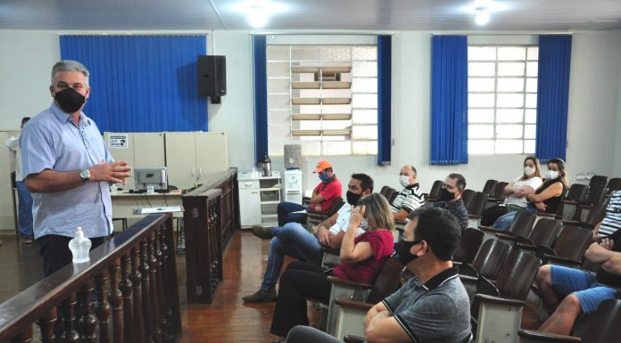 Prefeito Bonato quer mudar a realidade de empresários em Ribeirão Claro