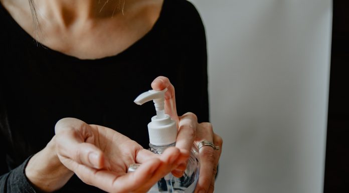 Prefeita de Primeiro de Maio pede que população redobre os cuidados