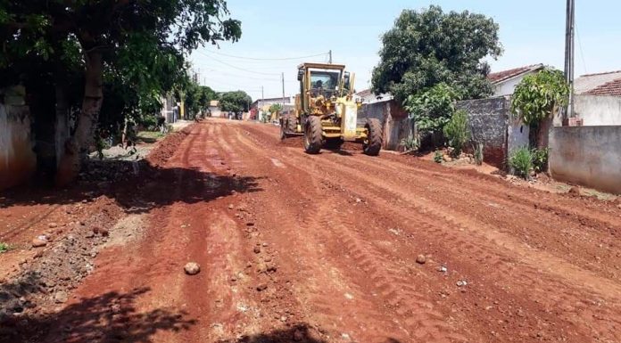 Secretaria de Obras de Assaí inicia calçamento em Distrito Rural