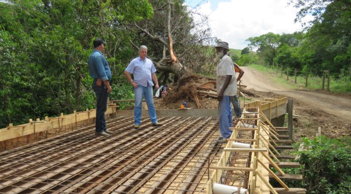 Prefeito Bonato vistoria obras das Estradas Rurais do município