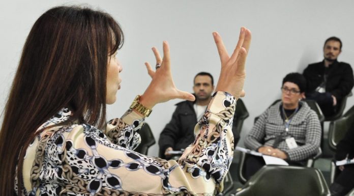 Prefeitura de Jaguariaíva abre PSS para contratar intérprete de libras