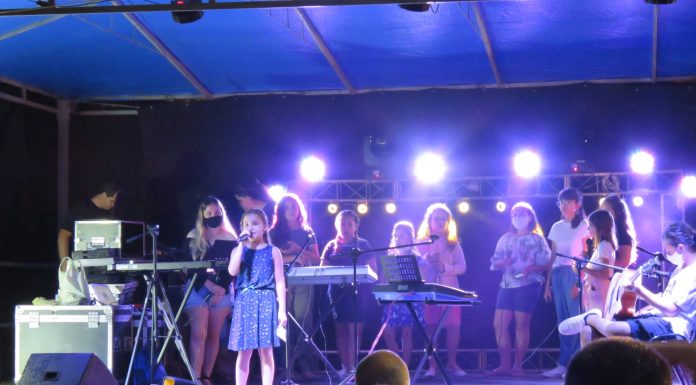 Apresentações em Ribeirão Claro marcam início das festividades de Natal