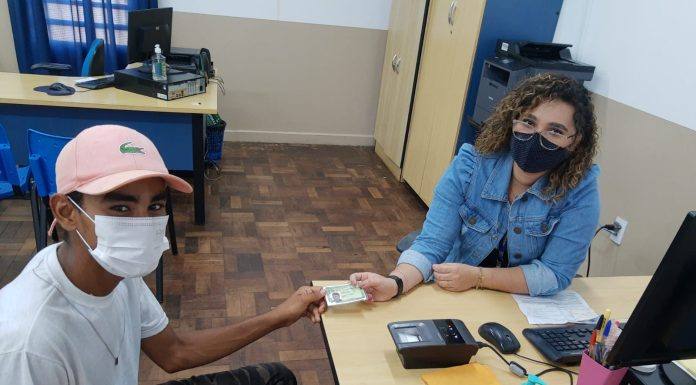 Instituto de Identificação do Paraná realiza emissão de RG em Assaí