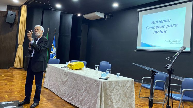 Autismo reúne 280 pessoas no Centro Cultural em Cornélio Procópio