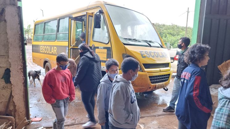 Alunos da Rede Municipal de Assaí visitam a Associação de Reciclabem