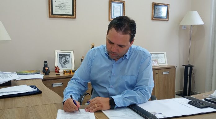 Prefeito Dr. Antonely autoriza antecipação do pagamento da primeira parcela do 13º salário