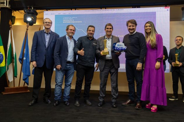 Prefeito Zezão recebe o prêmio Prefeito Empreendedor