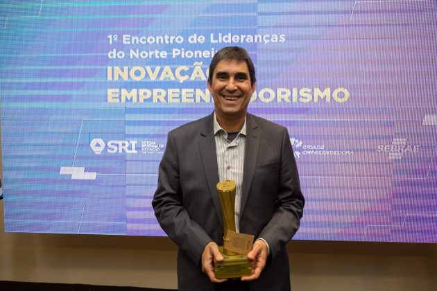 Prefeito Zezão recebe o prêmio Prefeito Empreendedor