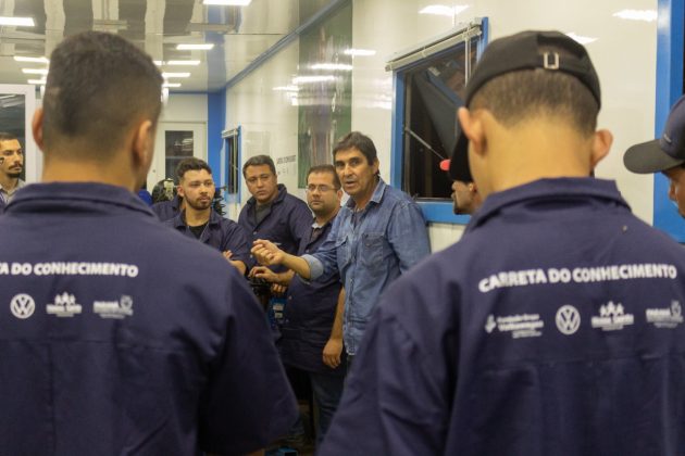 Carreta do Conhecimento inicia curso de Mecânica Automotiva
