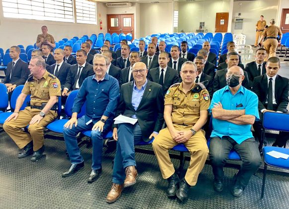 Cornélio sedia nova escola de formação de soldados militares