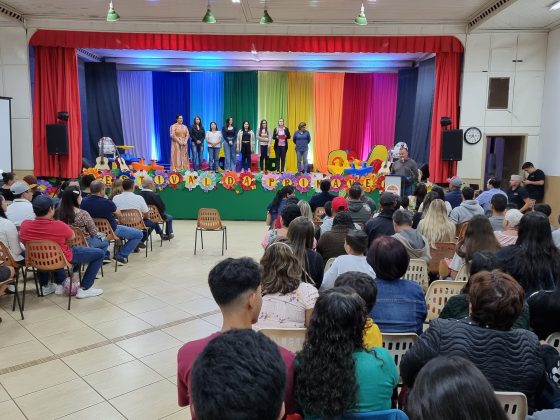 Festival da Primavera da Rede Municipal e entrega de 80 mil reais em brinquedos e equipamentos para os CMEIS