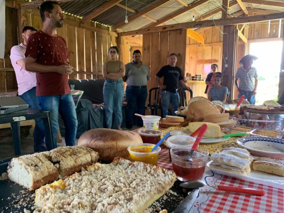 Palestra do Sebrae sobre cooperativismo para grupo de mulheres empreendedoras em Rio Branco do Ivaí