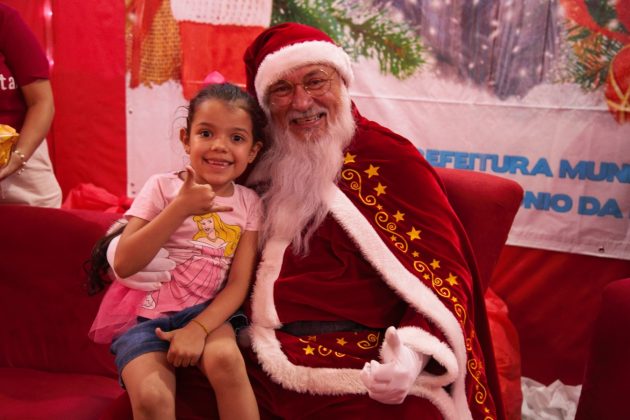 Programação de Natal é aberta com sucesso de público em Santo Antônio da Platina