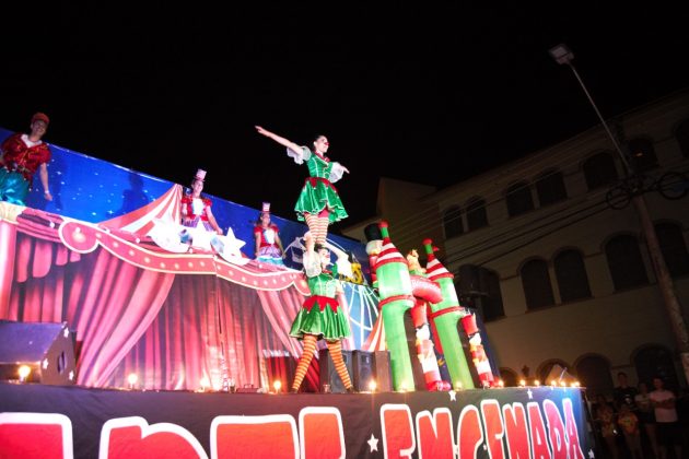 Programação de Natal é aberta com sucesso de público em Santo Antônio da Platina
