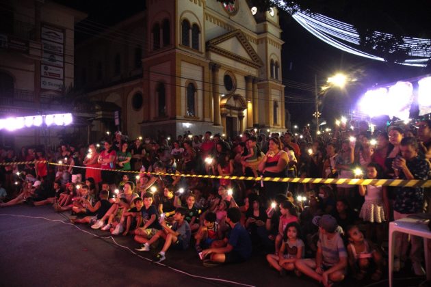 Programação de Natal é aberta com sucesso de público em Santo Antônio da Platina