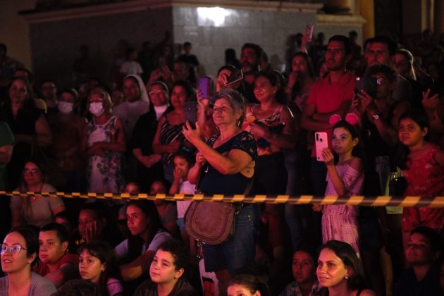 Programação de Natal é aberta com sucesso de público em Santo Antônio da Platina