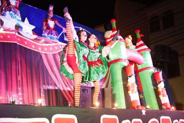 Programação de Natal é aberta com sucesso de público em Santo Antônio da Platina