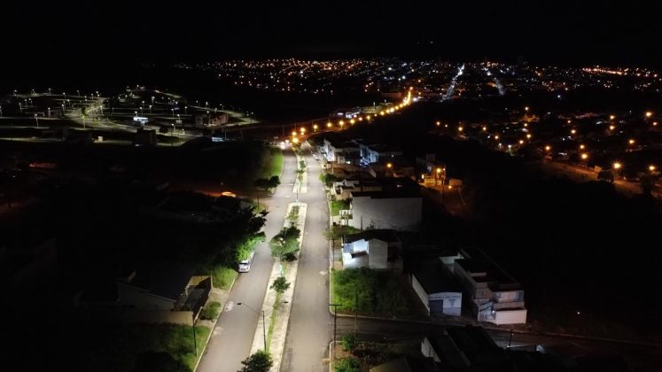 Prefeitura renova iluminação das Avenidas Palma Rennó, Oliveira Motta e do Calçadão